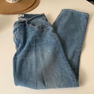 Abercrombie 90’s Ultra High Rise Straight Leg Jean (28)